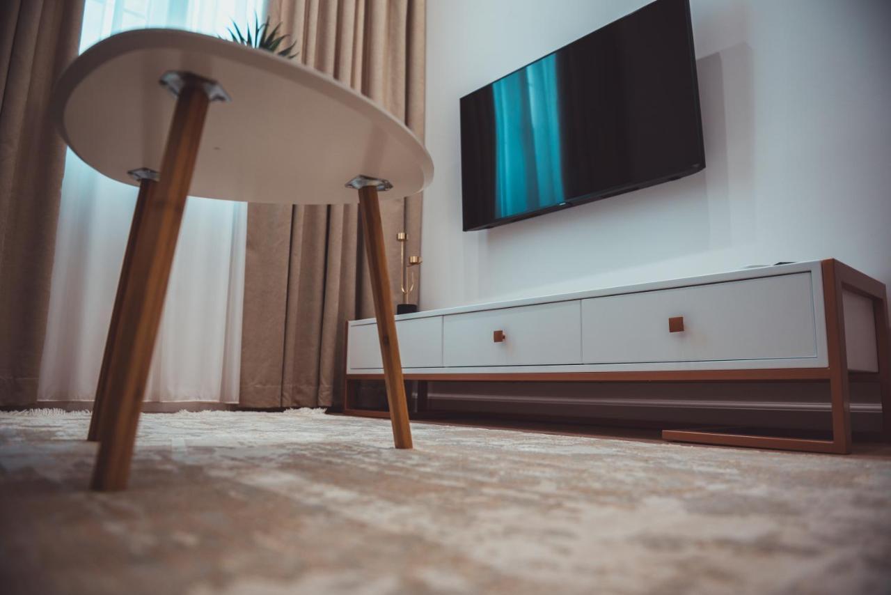Tam Skanderbeg Square City Center Apartment No2 Тирана Екстериор снимка